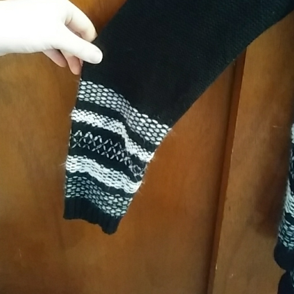 Black Spring Cardigan - Picture 3 of 3